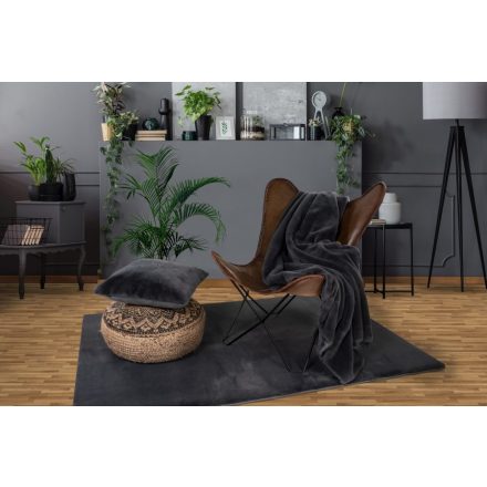 Heaven 800 grafit takaró szett tartalma 1db 150x200 cm takaró, 1db 48x48 cm díszpárna 