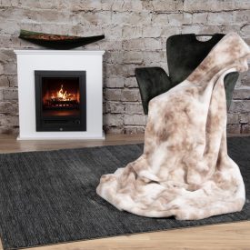   Rumba 500 taupe takaró szett tartalma 1 db 150x200 cm takaró 1 db 45x45 cm díszpárna 